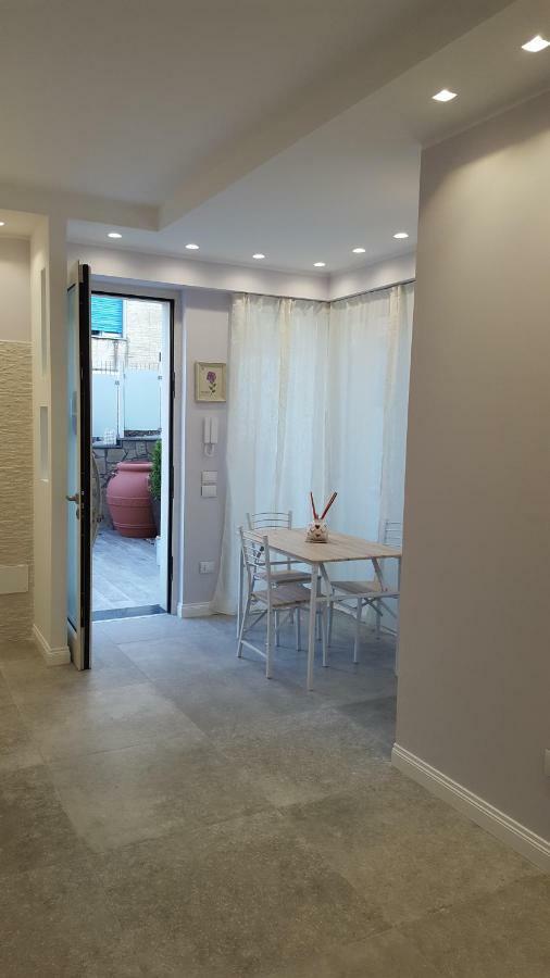 Afrodite Suites Deluxe 阿格罗波利 外观 照片